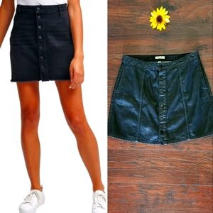 CALVIN KLEIN BUTTONS FRONT SKIRT🖤